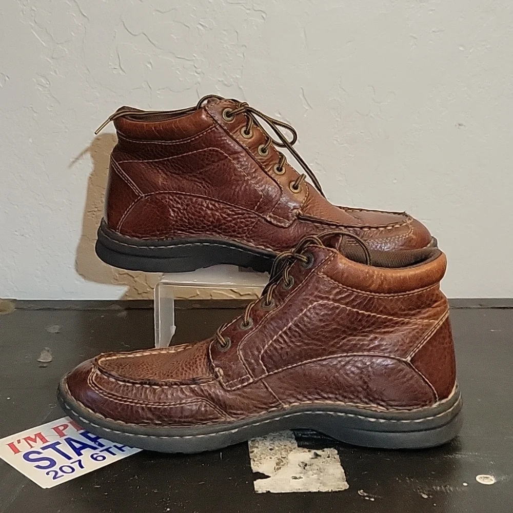 COLUMBIA Wayne 8 Lace up Leather Moc Toe Boot